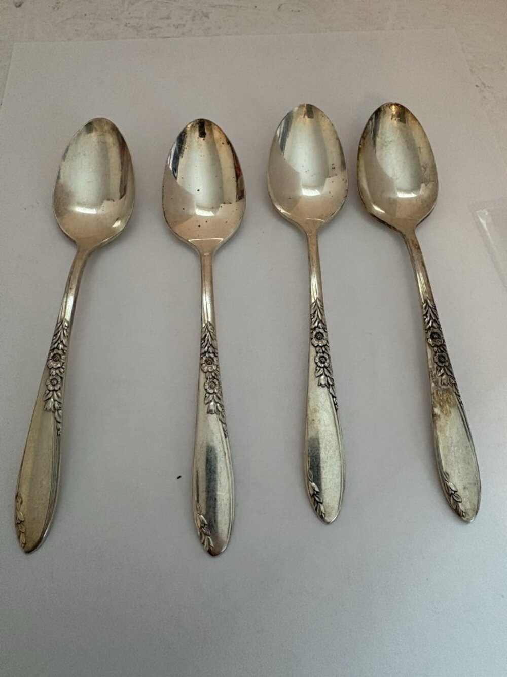 WM. A. Rogers Oneida LTD Sectional Silverplate Spring Flower 4 TeaSpoons 6 Inch